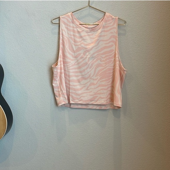 NWT Fabletics Blake Dry-Flex Muscle Tank Size X-Large - Picture 3 of 10